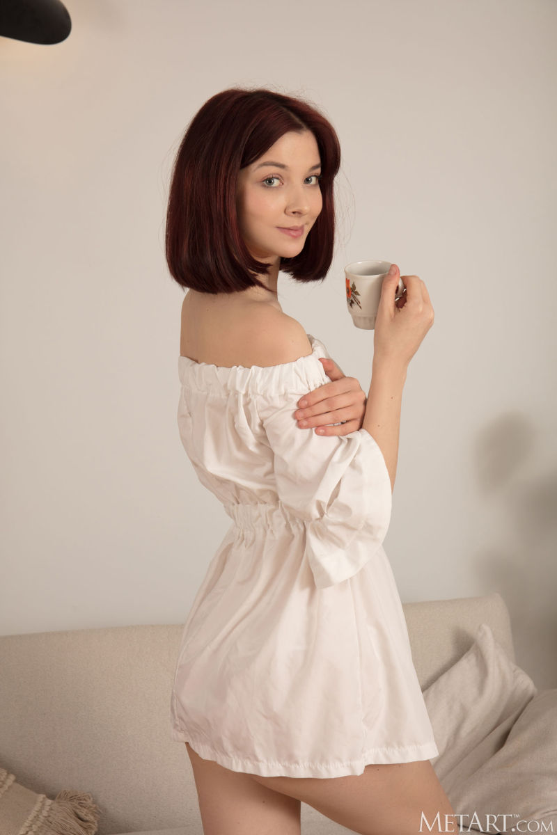 Sexy Amateur Stripteaser Posing Naked Watch Hannah Everly – 3