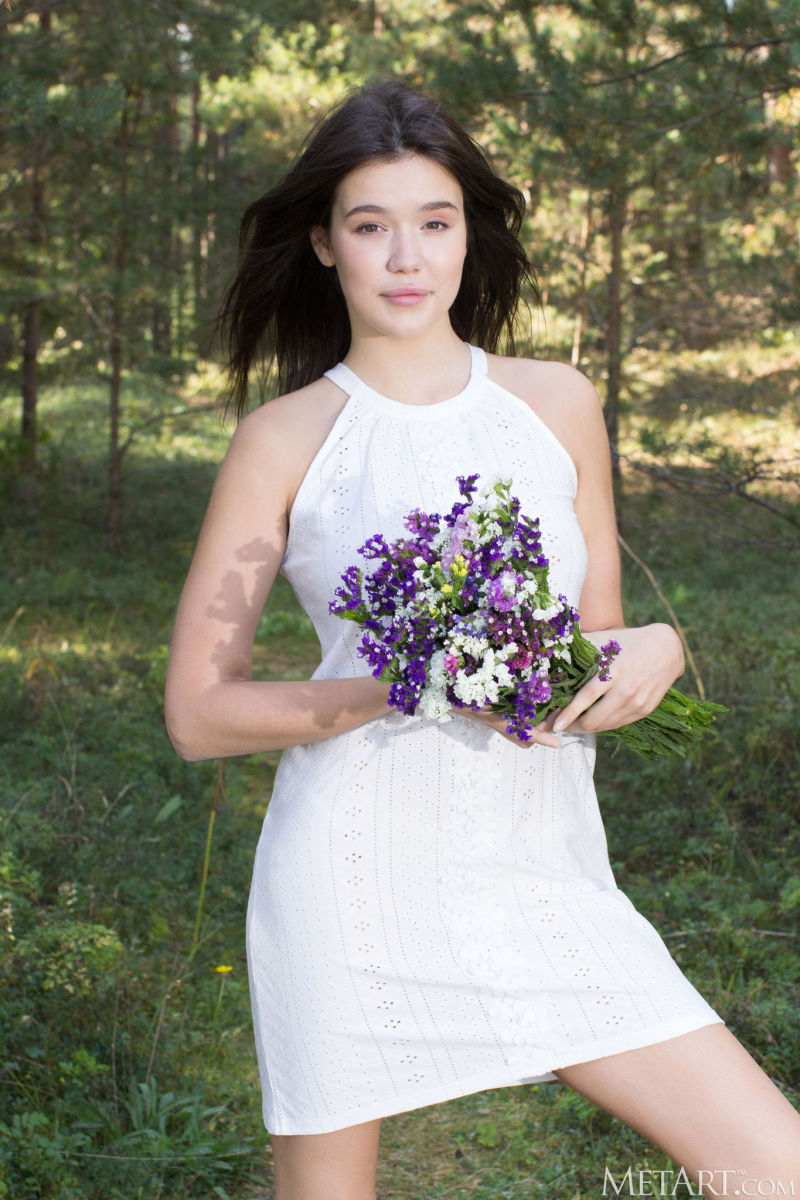 Beautiful Teen Girl Davia Kelly Gets Totally Naked – 2