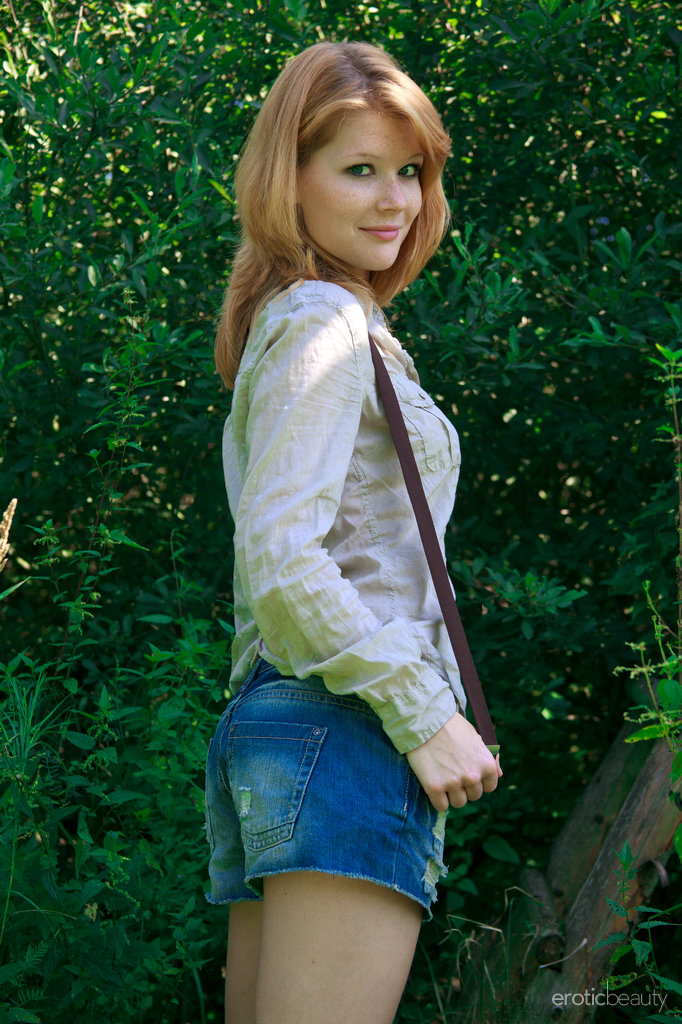 Cute Redhead Nude Outdoor Hot Striping Watch Mia Sollis (1)